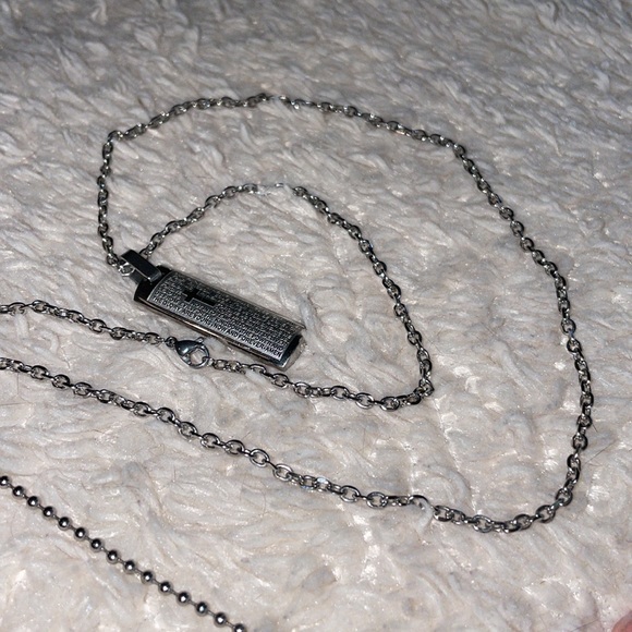 2 Prayer necklaces - Picture 5 of 5